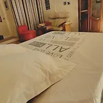 French Riviera-Saint-Raphael- Suite & Jardin Prive شقة *